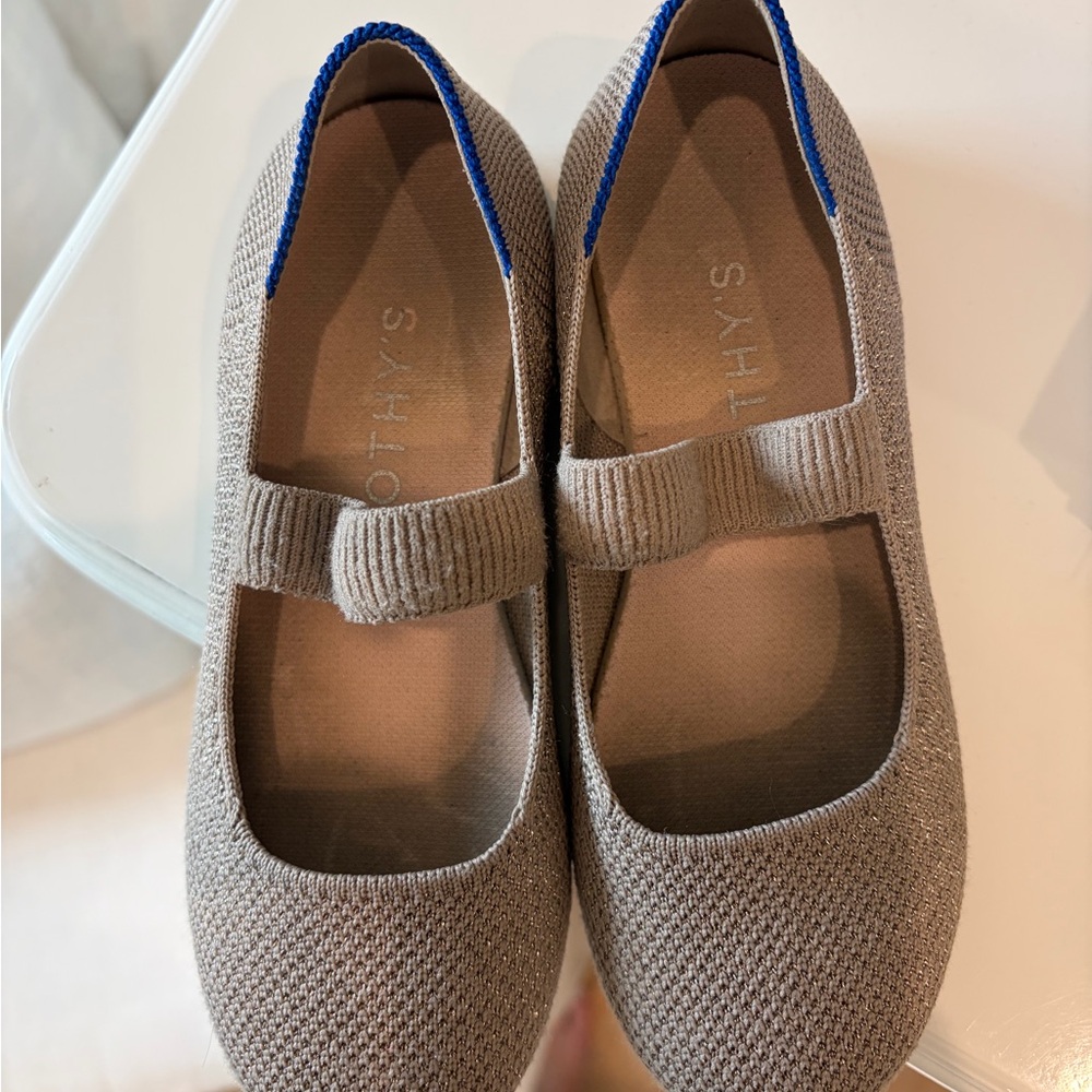 Girls Silver Rothy’s size 1 - Picture 3 of 5